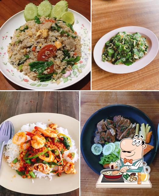 ร้านอาหาร​ ครัวชมทุ่ง​ เขาย้อย
