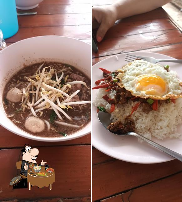 ร้านอาหารตามสั่ง เจ๊แอ๋ว