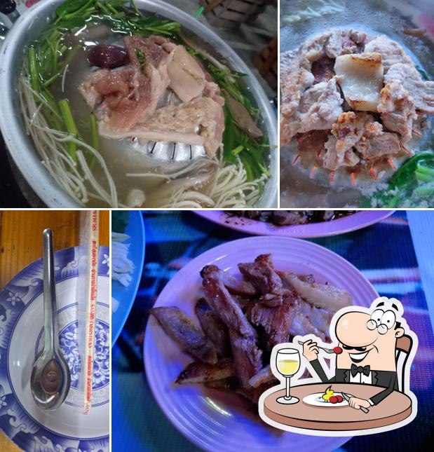 ร้านแสงเดือนหมูกระทะ