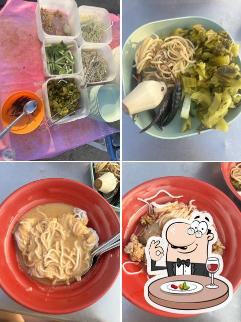 ข้าวไข่เจียวทรงเครื่อง Tak