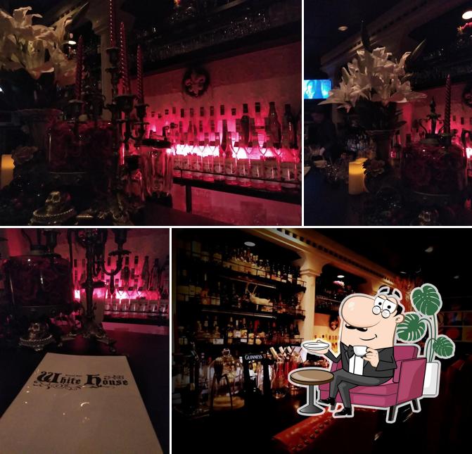 RoyalBar WHITEHOUSE