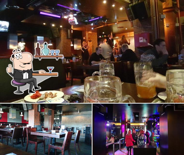 Посмотрите на внутренний интерьер "Пюберти"