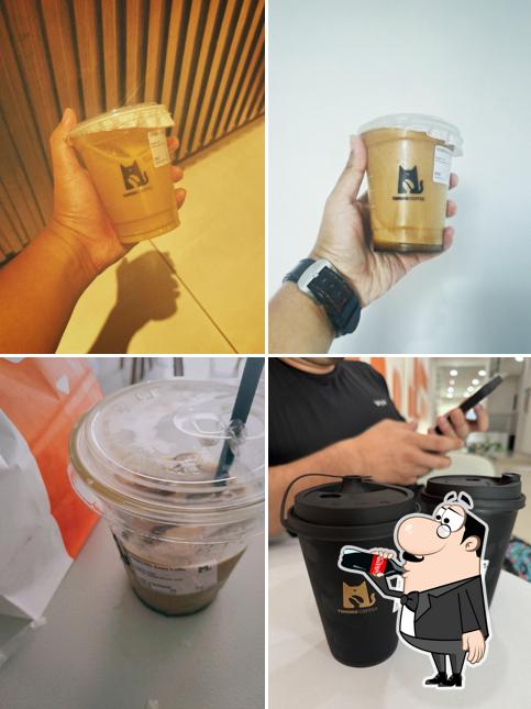 TOMORO COFFEE - A.R Hakim Tegal