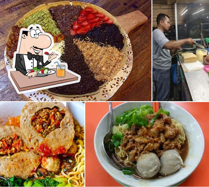 MARTABAK dan ROTI BAKAR PAK RADEN