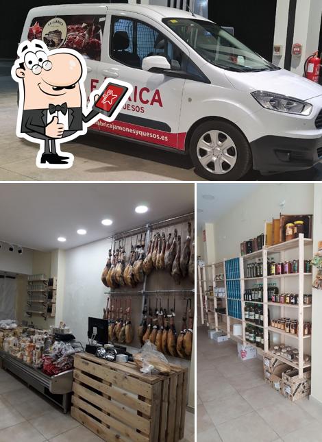 LA FÁBRICA JAMONES & QUESOS