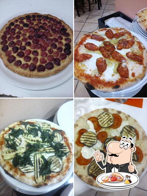 New Moon, Ristorante, Pizzeria, Bar