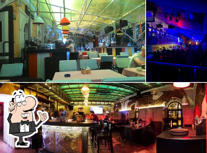 Забронируйте столик в "Коктейле"