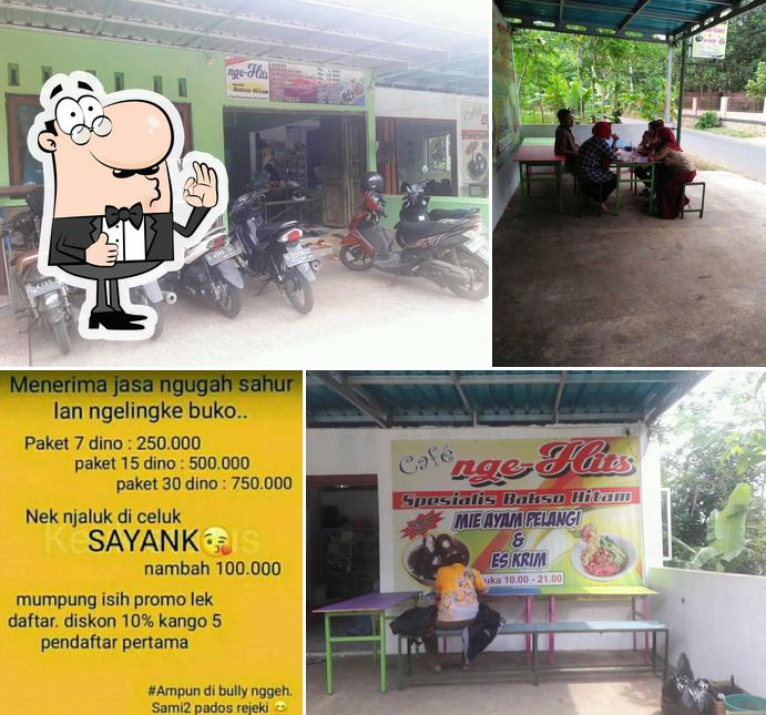 Cafe nge-Hits :" Spesialis Bakso Hitam "