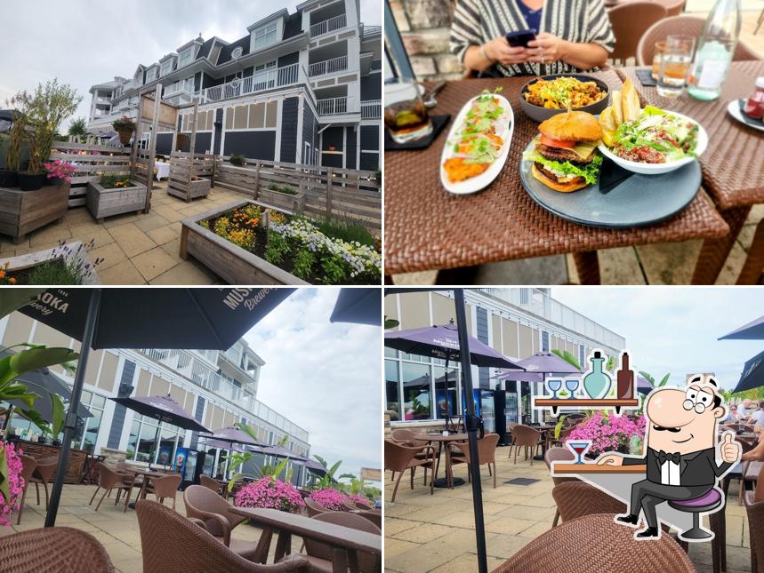 Lakes Bar and Lounge