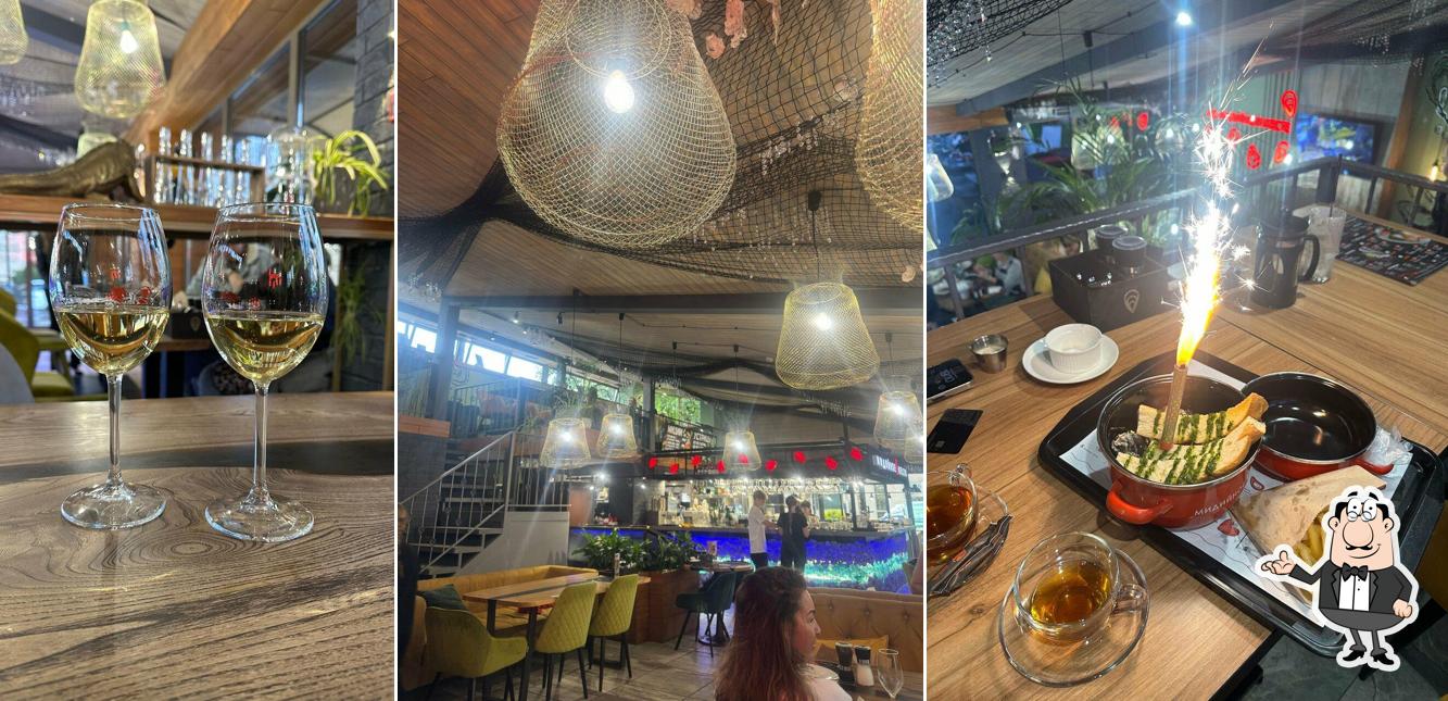 Посмотрите на внутренний интерьер "Мидийное место"