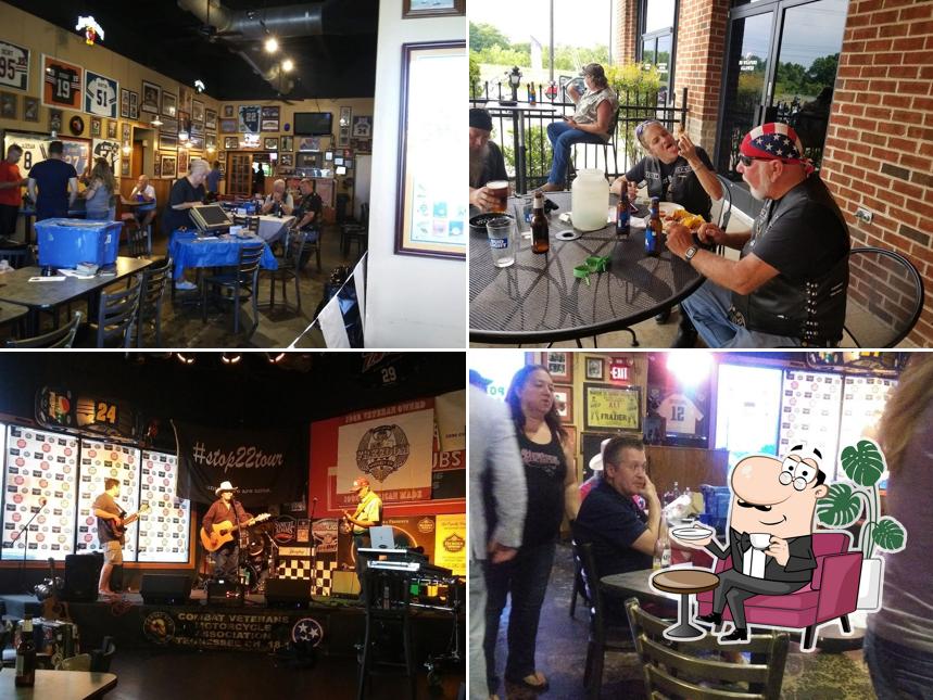 Coach's Eastgate Grille