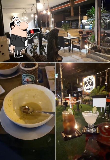 Happy Time Bar & Restaurant