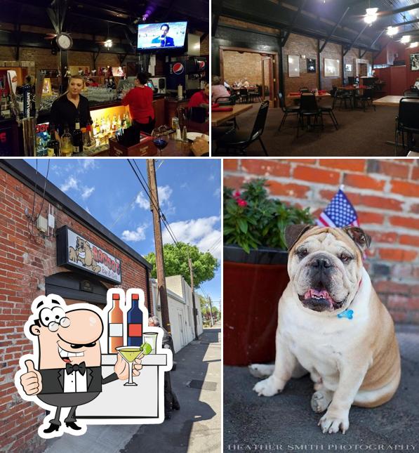 Rocco's Bar & Grill