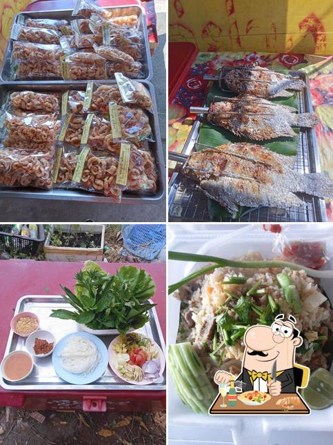 ร้านแม่กล้าปลาเผา - อาหารตามสั่ง