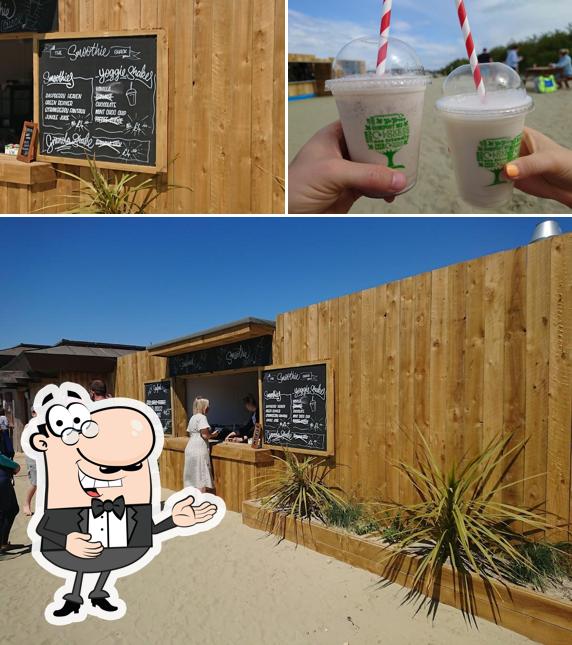 Seafood and smoothie shack