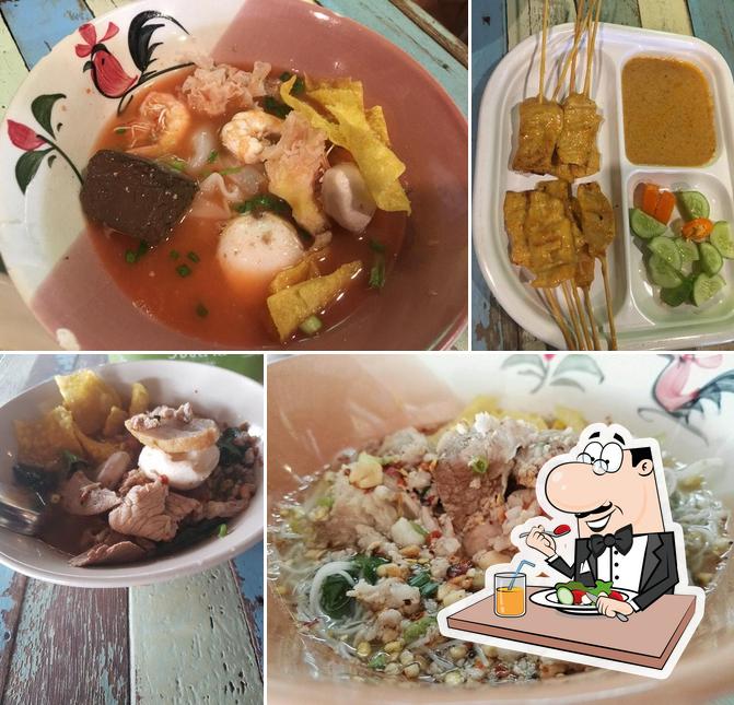 ก๋วยเตี๋ยวต้มยำตำลึงนายเอก by เจนนี่