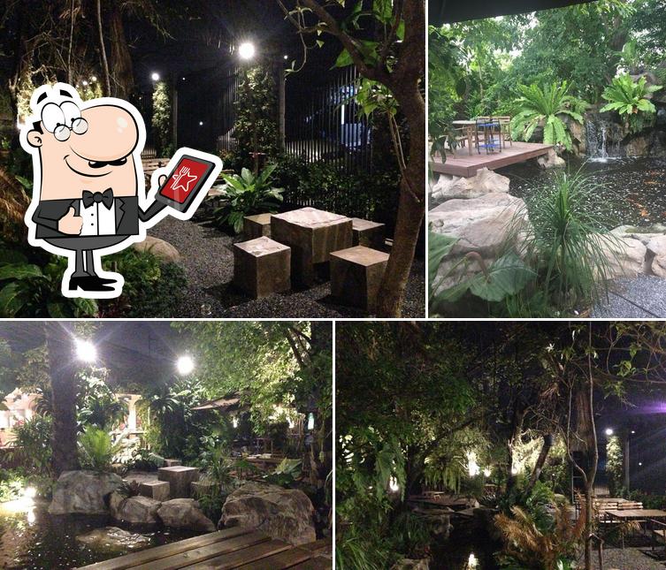 IS DELIGHT Cafe' & Restaurant