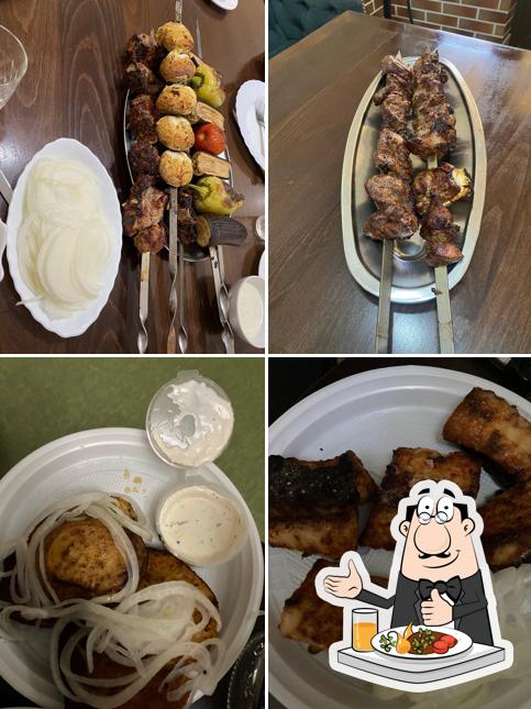 Еда в "Шашлычной "Сочный 2 Мощный ""