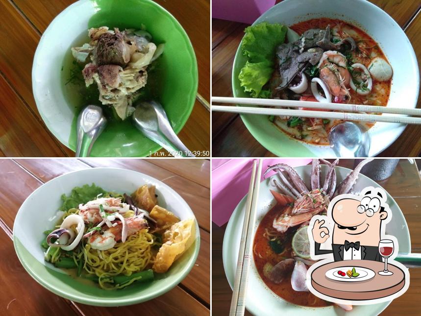 ก๋วยเตี๋ยวทะเลกำนัน”ผ่อง”