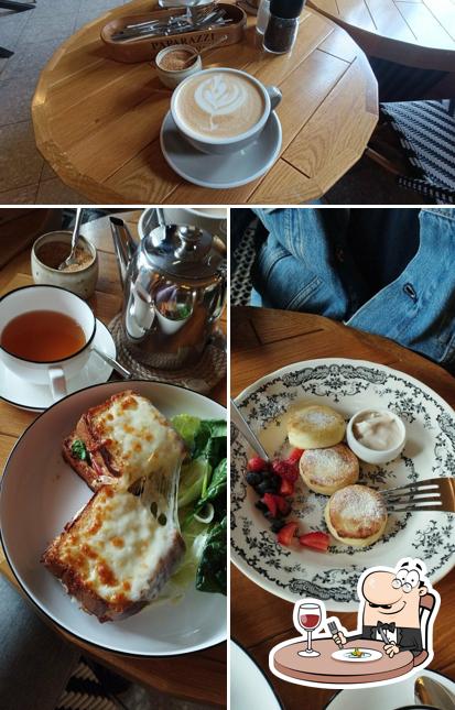 Еда в "Папарацци"