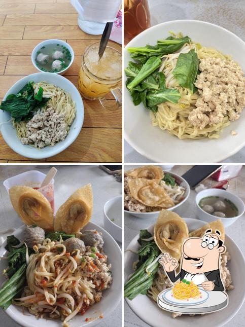 Mie ayam sakura