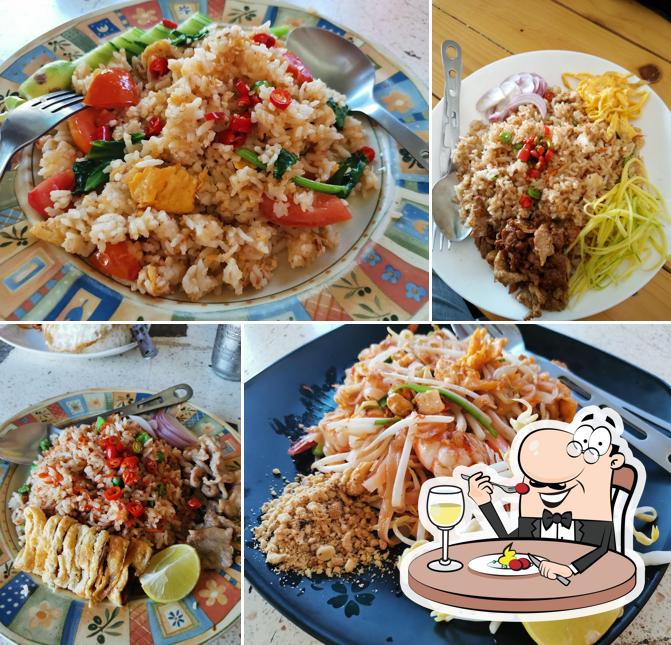 ผัดไทยเส้นจันท์