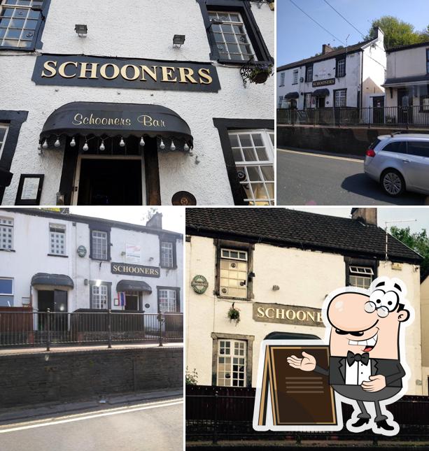 Schooners Bar