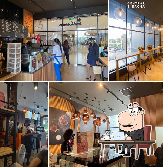 Inthanin Coffee Central Sriracha
