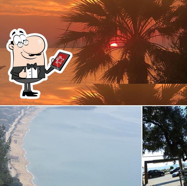Ammos Beach Barl