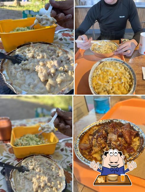 Groovy's Mac n Cheesy and Hideaway Bar