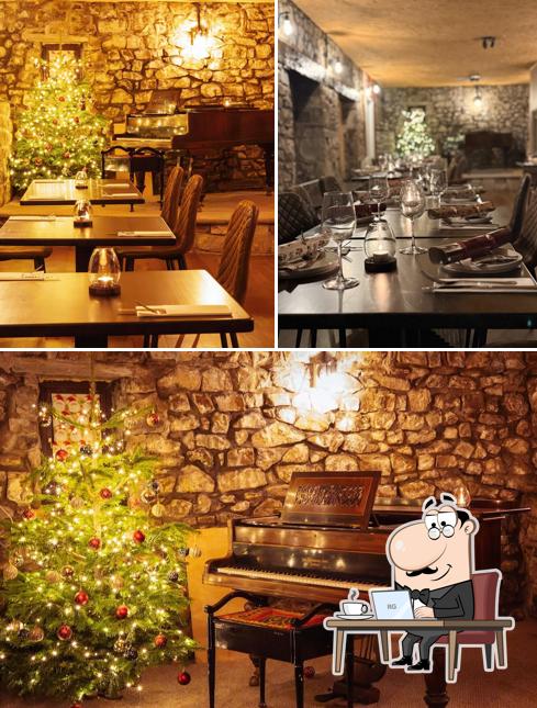 La Cueva Tapas bar & restaurant