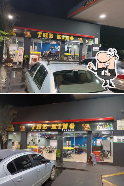 THE KING lanches