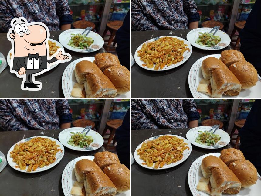 Pathik fastfood and bakery(পথিক ফাস্ট ফুড অ্যান্ড বেকারী)