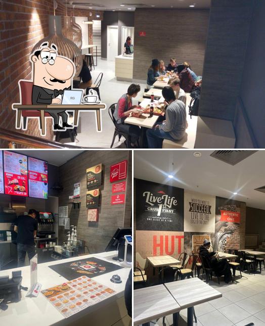 Посмотрите на внутренний интерьер "Pizza Heart"