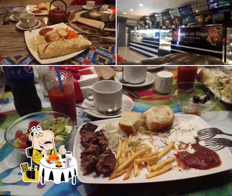 Блюда в "Кафе-бистро Red Mangal"