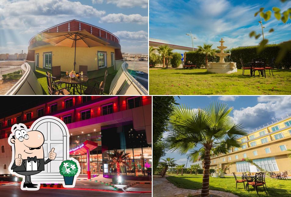 Golden Ship Hotel