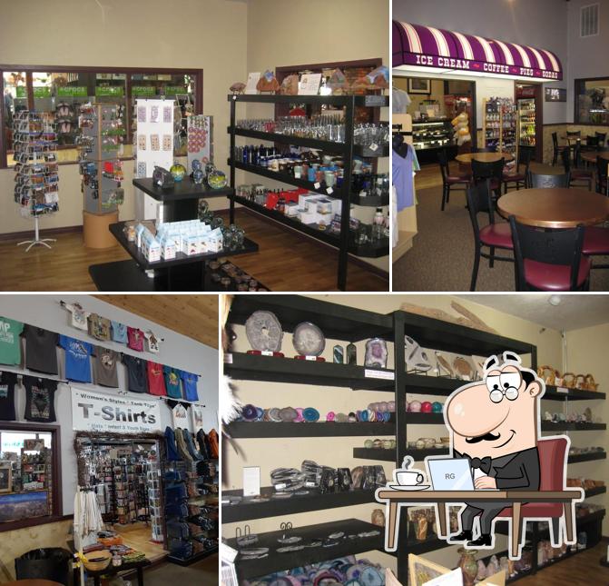 Bumbleberry Gift Shop And Bakery