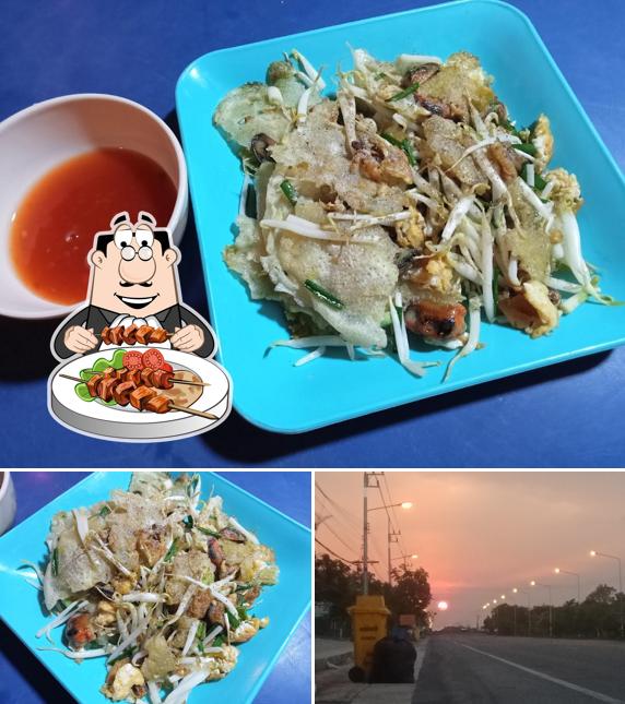 ร้านผัดไทยหอยทอด เจ้มดเเดง