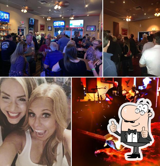 8th Avenue Pub