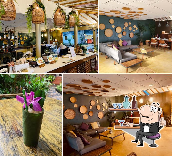 Reef Bar & Restaurant