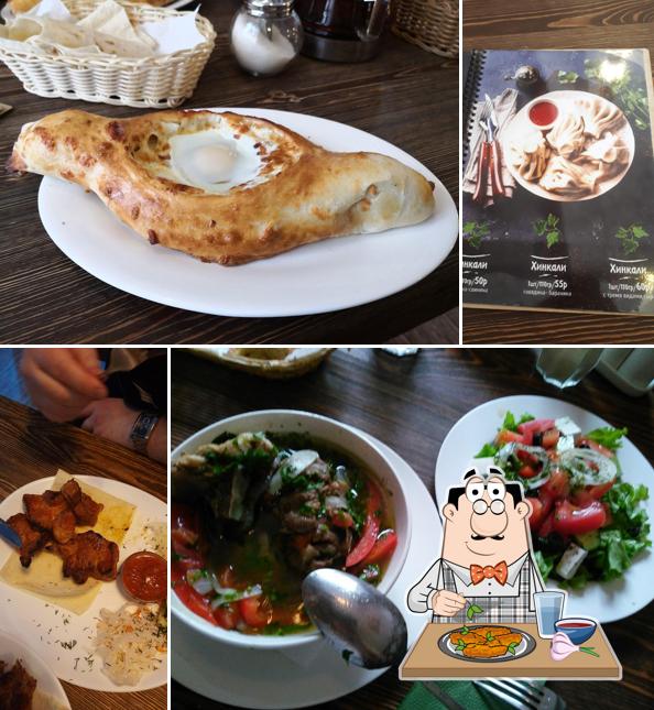 Куриные крылышки в "Хинкальном дворике"