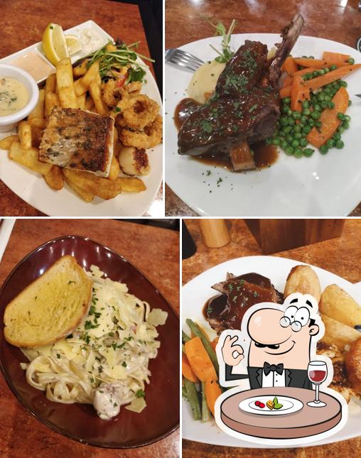 Hank’s Bar and Bistro