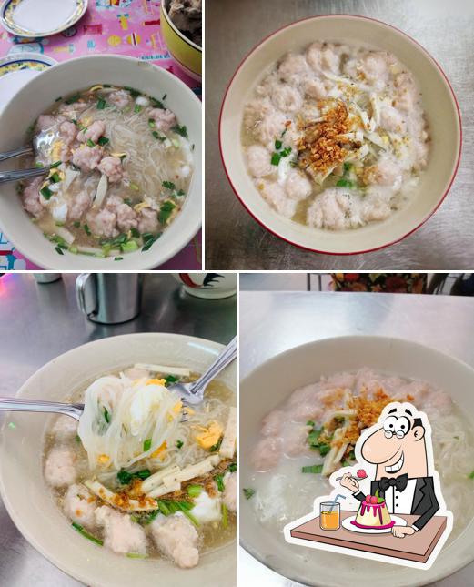 เจ๊นาง ก๋วยจั๊บอุบล หน้าวัดสว่าง