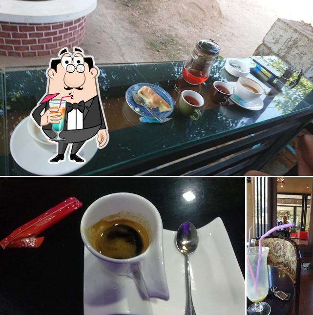 AS_ROYAL Cafe`