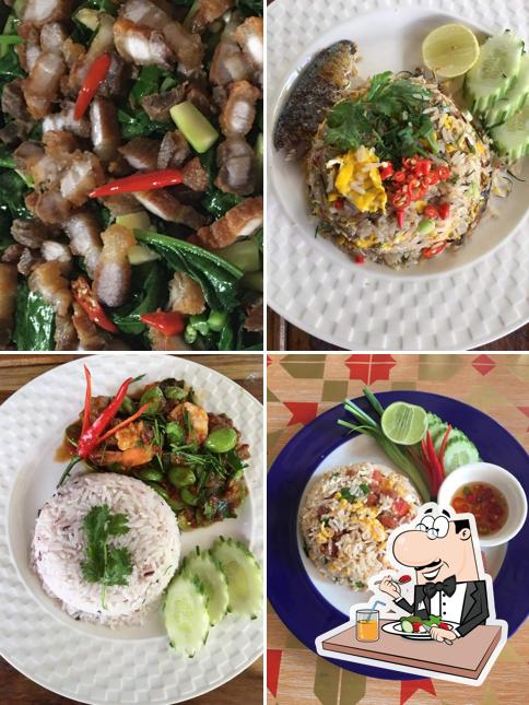 ร้านอาหารตามสั่งครัวคุณยายสร้อยByหมวย