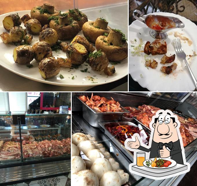 Еда в "Кафе Шашлычном Рае"