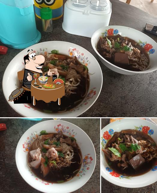 ร้านก๊วยเตี๋ยวเป็ดป้าติ๊ด