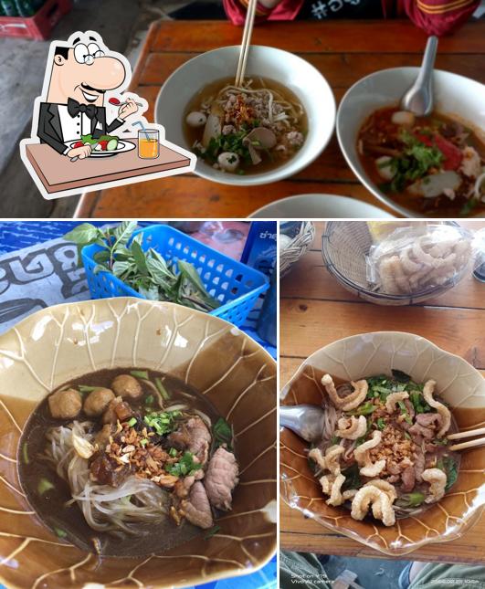 เตี๋ยวเรืออยุธยา รจ’เด็จ สาขา3
