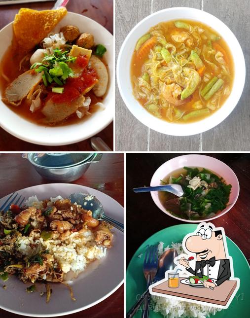 ร้านข้าวแกงเจ้ระเบียบ