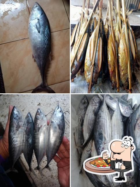 Aneka Ikan Laut Asap Segar & Seafood